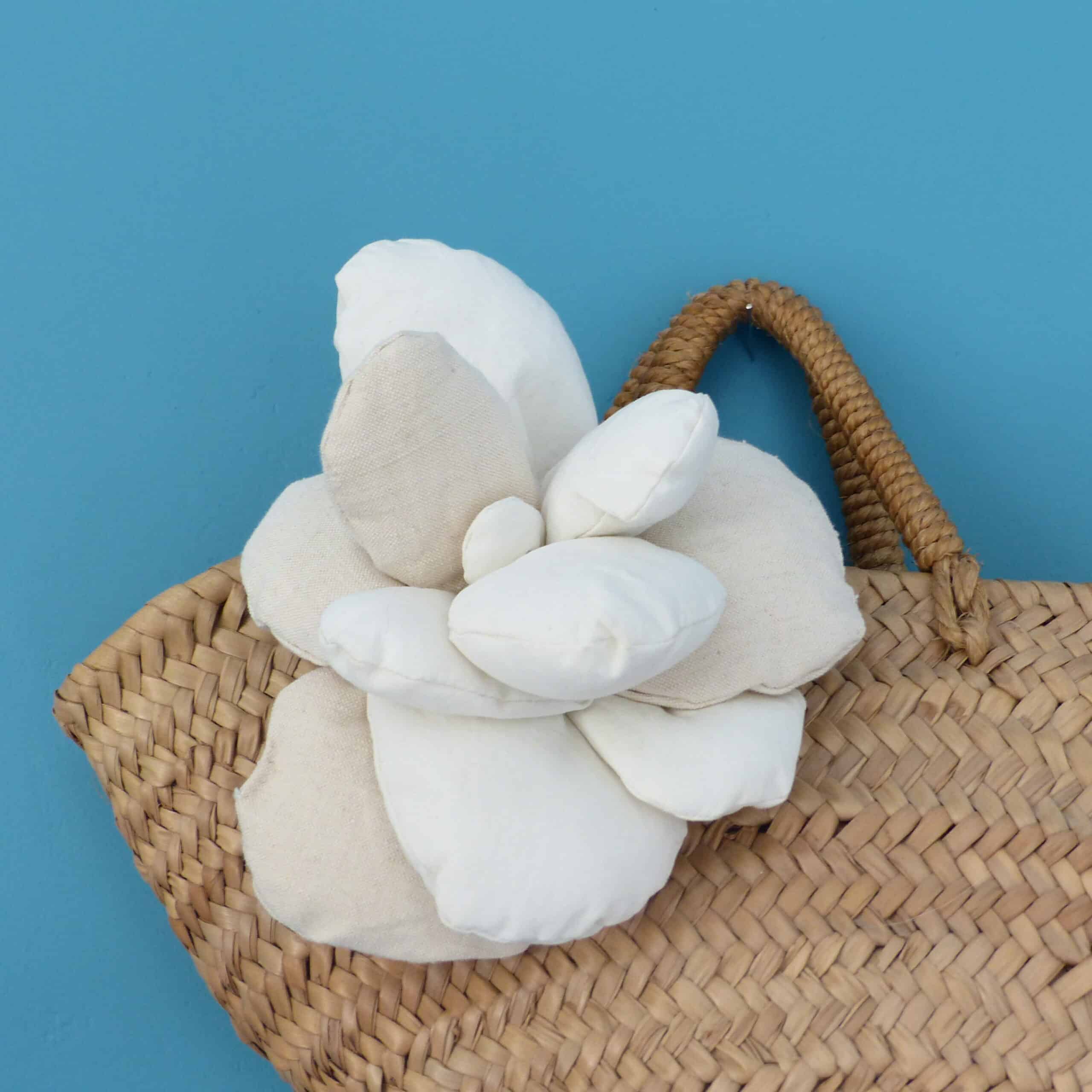 Broche fleur lin et coton