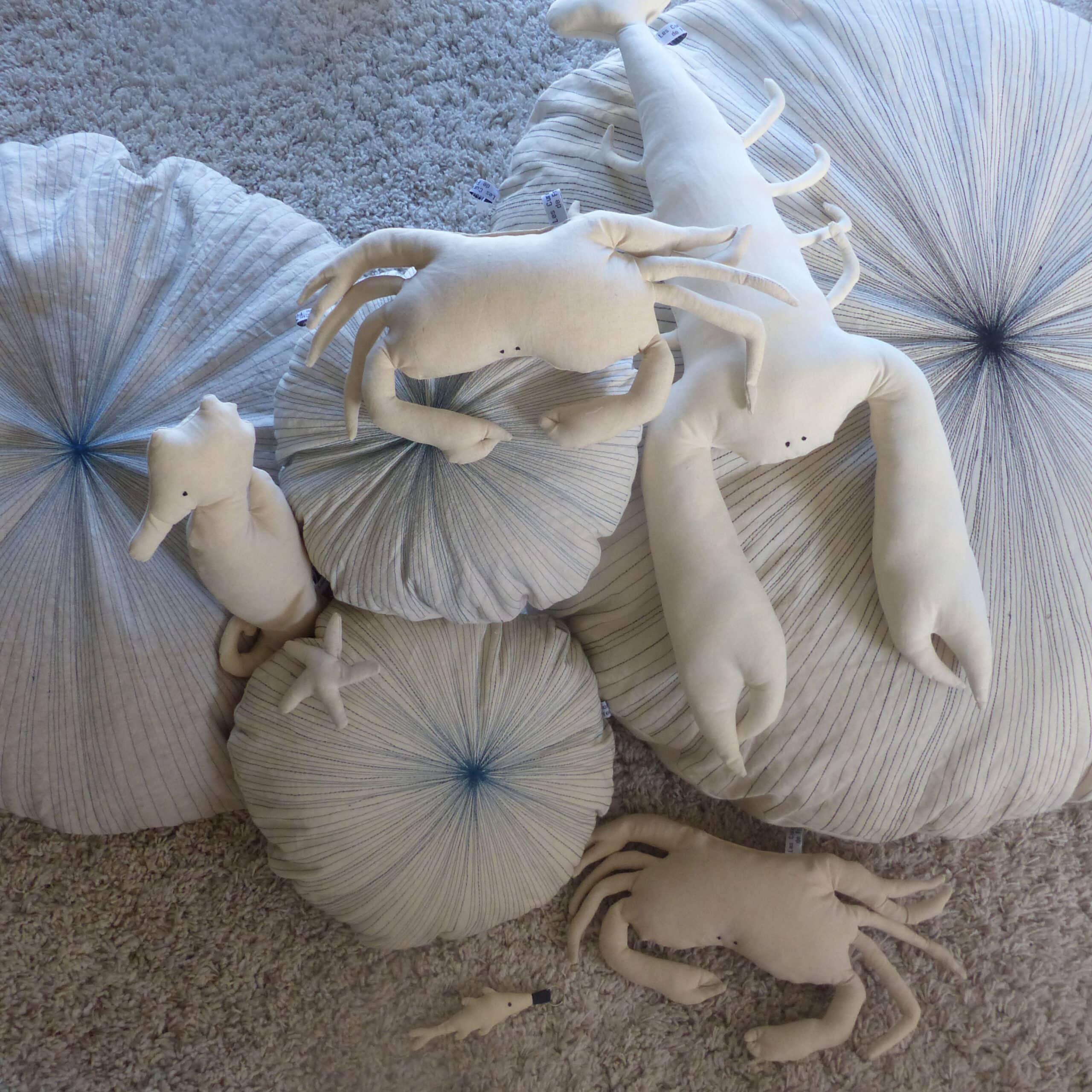 oursin brodé-hippocampe-homard-coussin-crabe