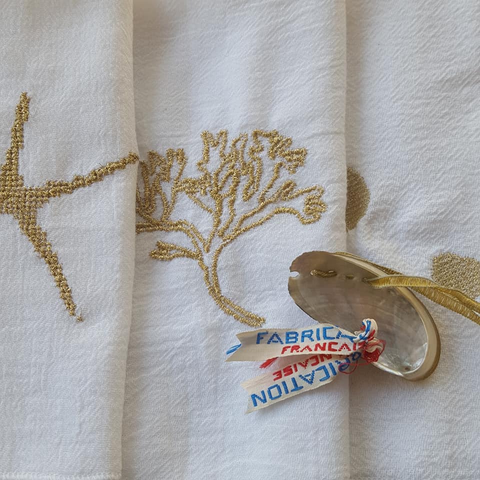 détail broderies petites serviettes de fête, créations textiles, Fred Petit.