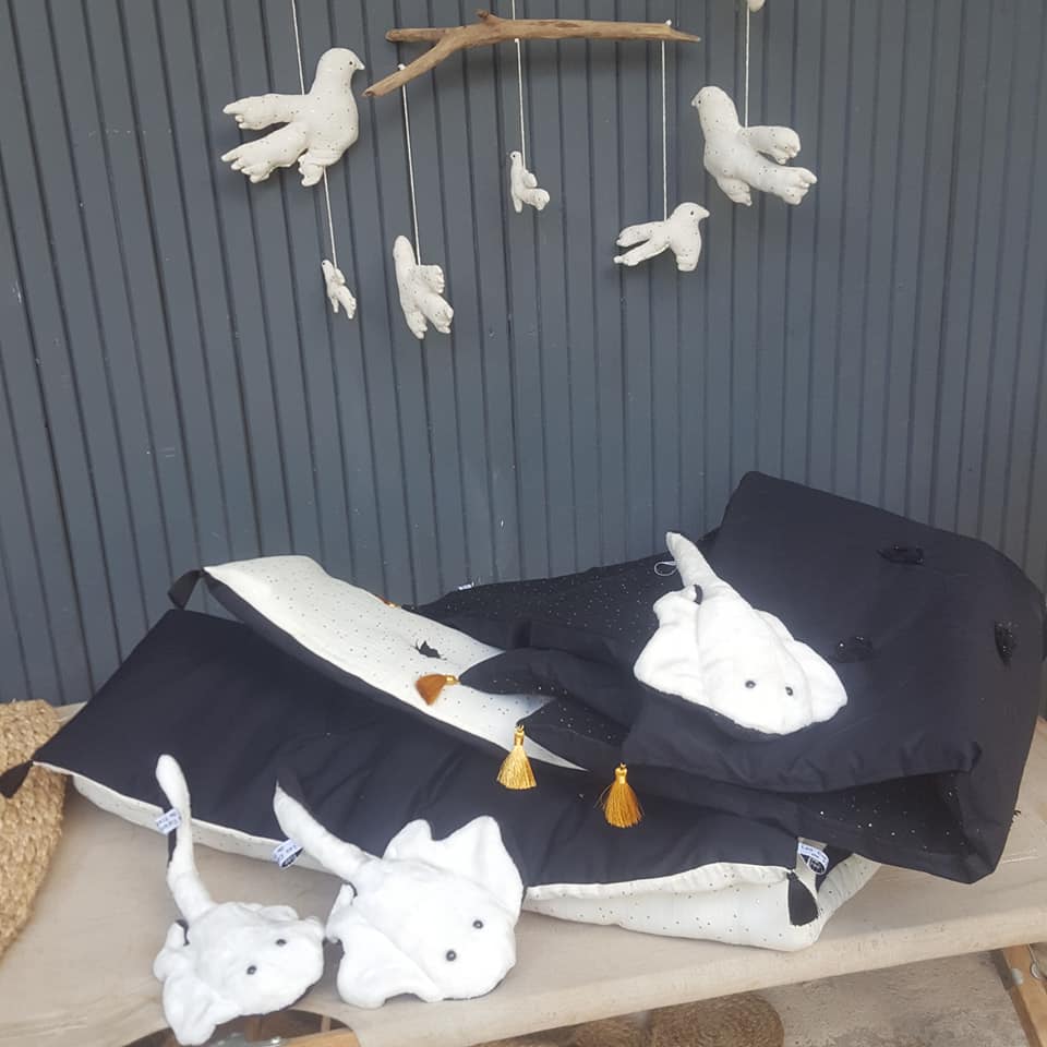 courtepointes, mobile oiseaux, petites raies blanches, créations textiles,fred Petit