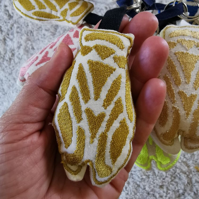 Porte-clé cigale or