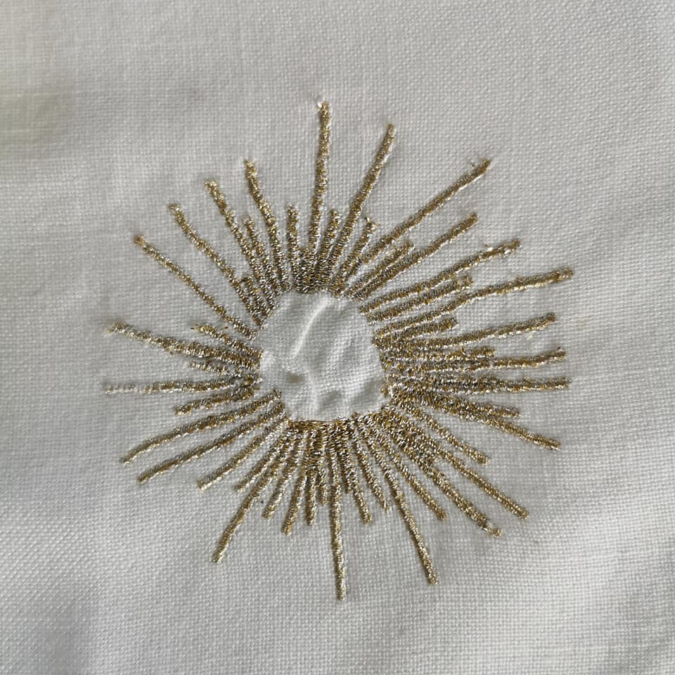 broderie-soleil-or