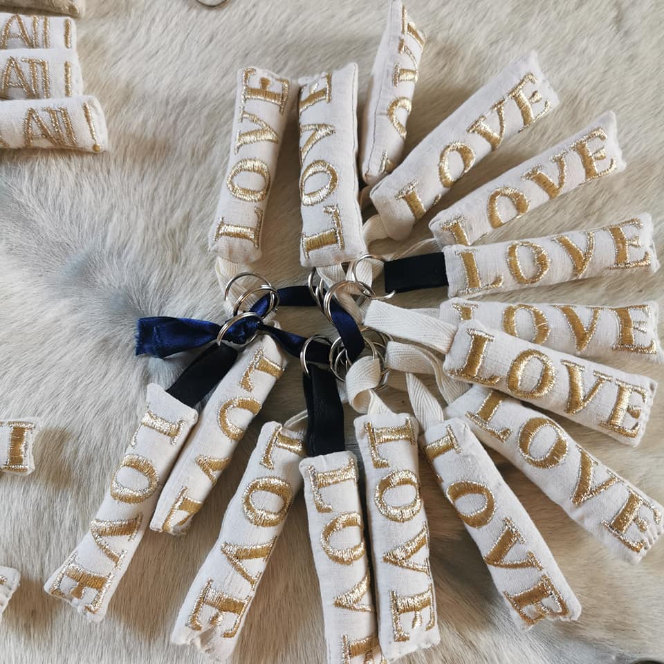 porte-clé brodé love