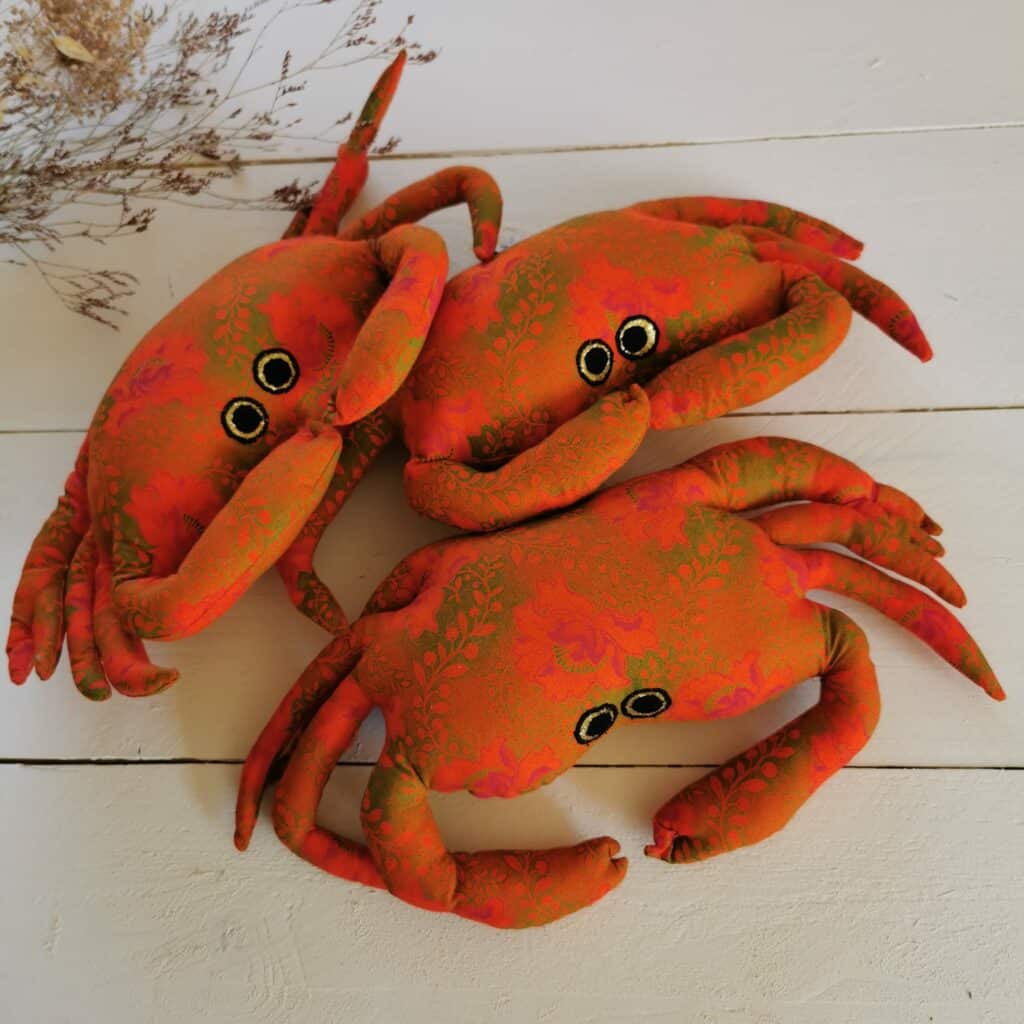petit coussin crabe orange en schwe schwe