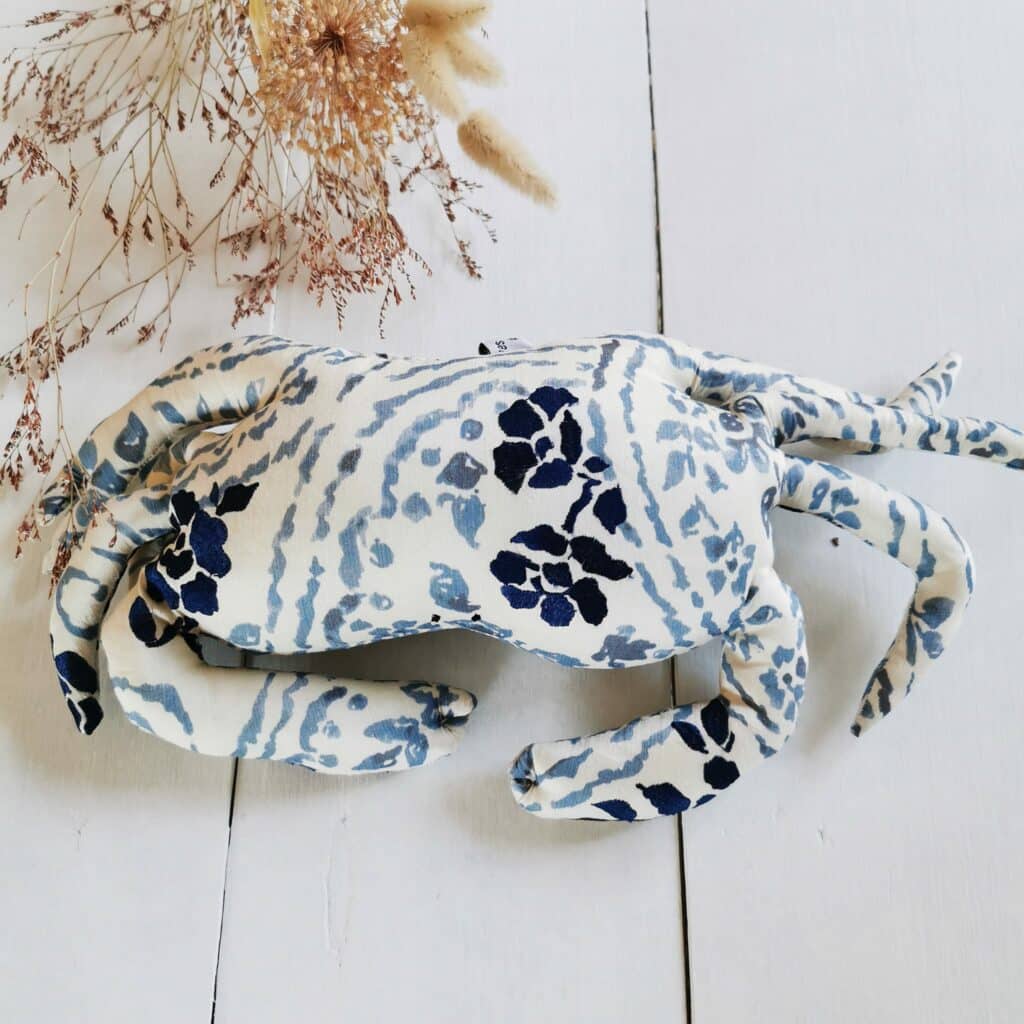 petit-coussin-crabe-soie-fleur