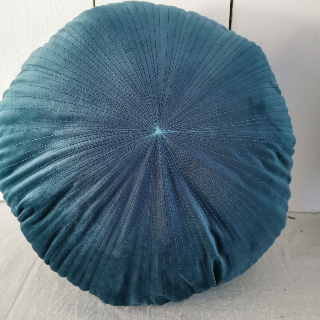 coussin-velours-bleu-paon