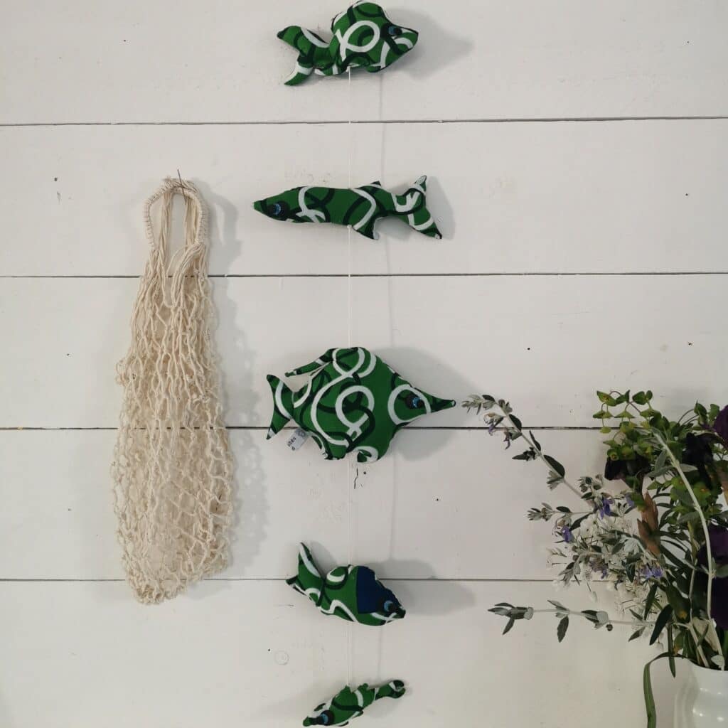 Suspension  aquatique de 5 poissons en wax à suspendre