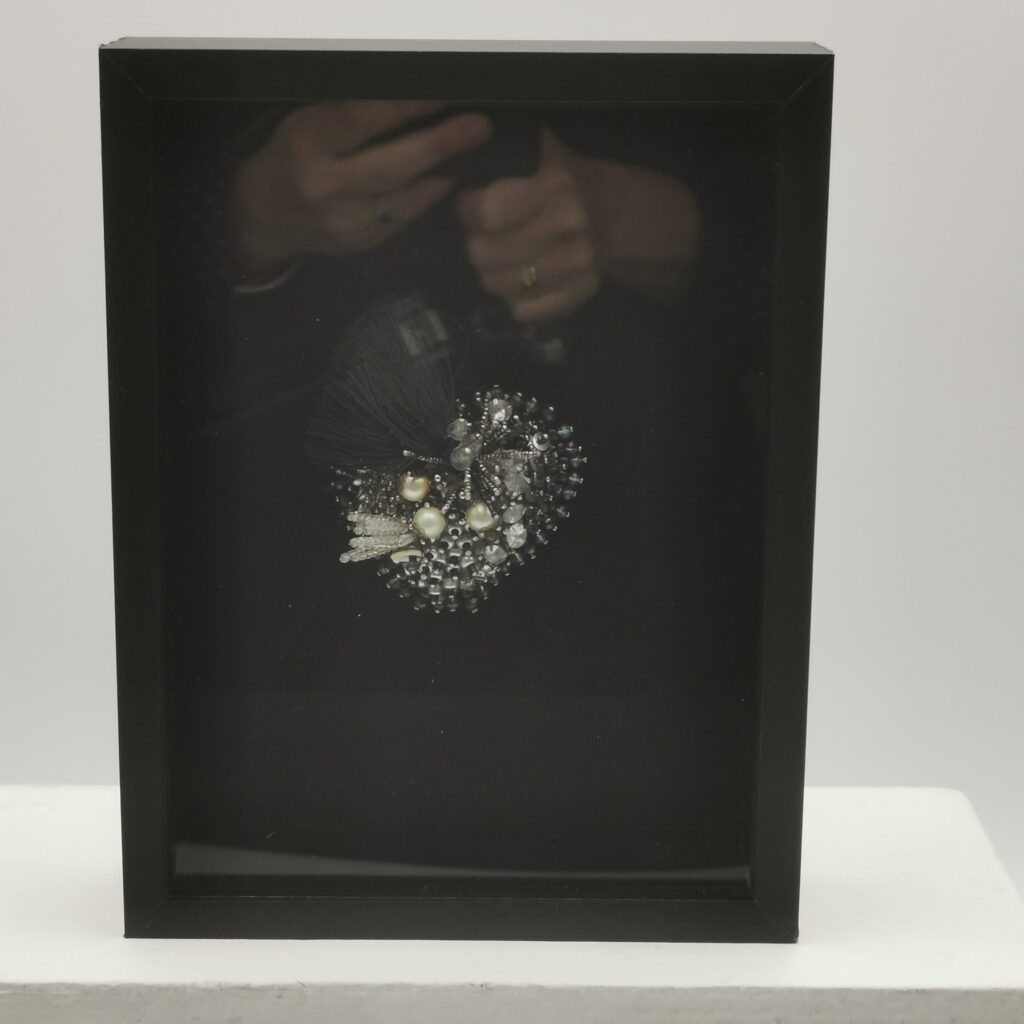 coeur-noir-et-argent-