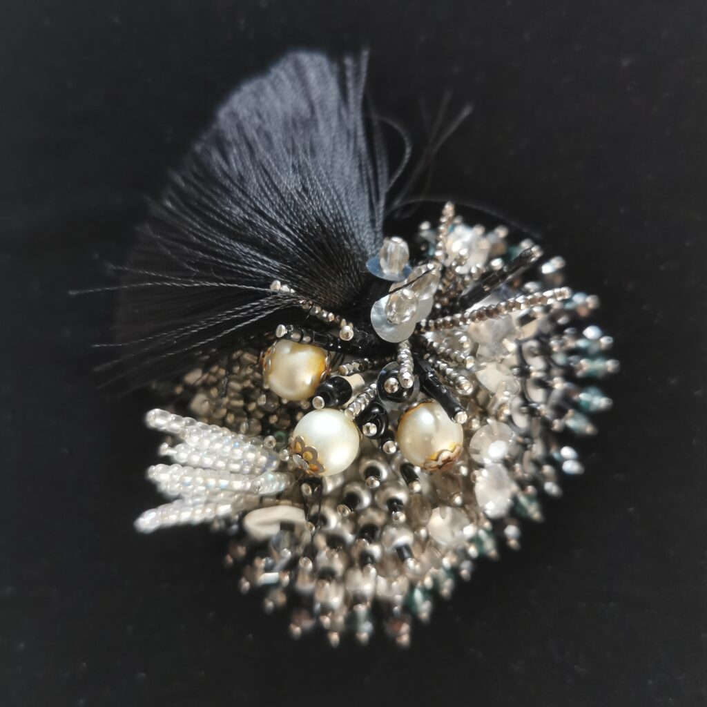 Petit coeur ex-voto noir et argent