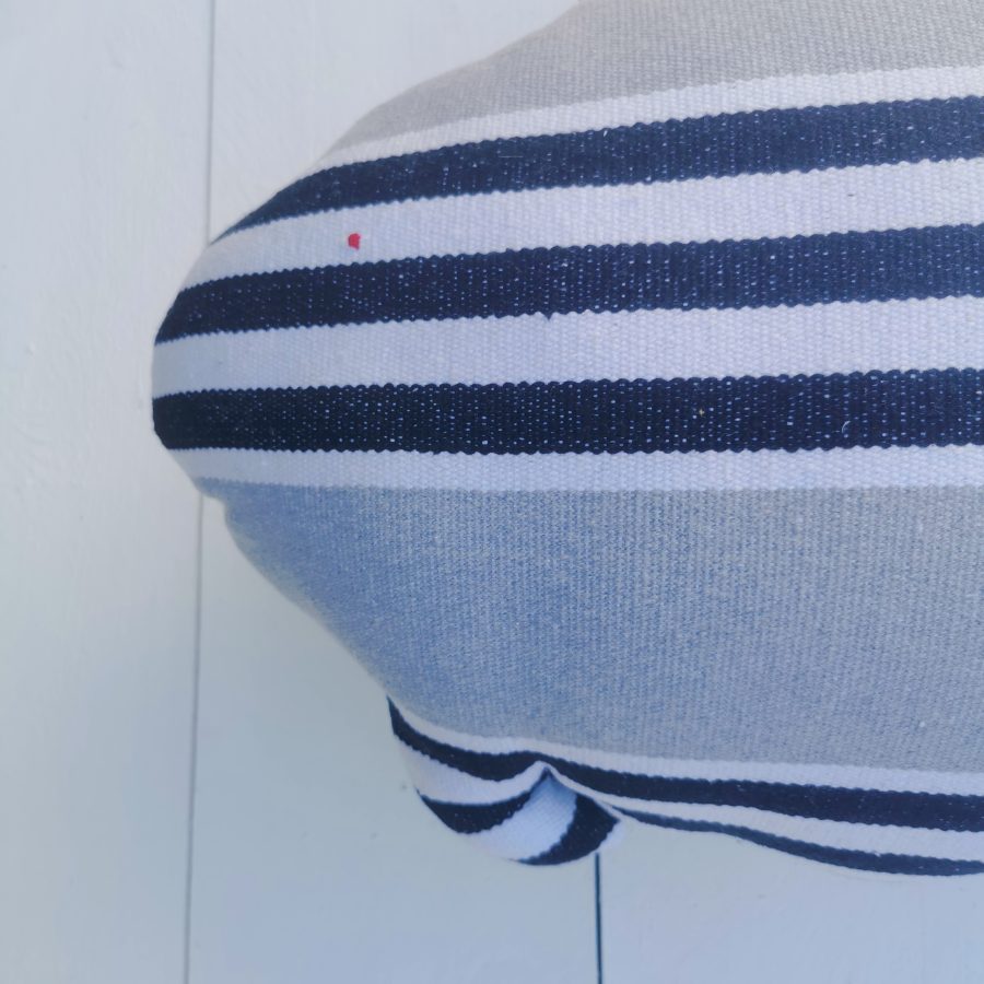 détail tissu coussin poisson