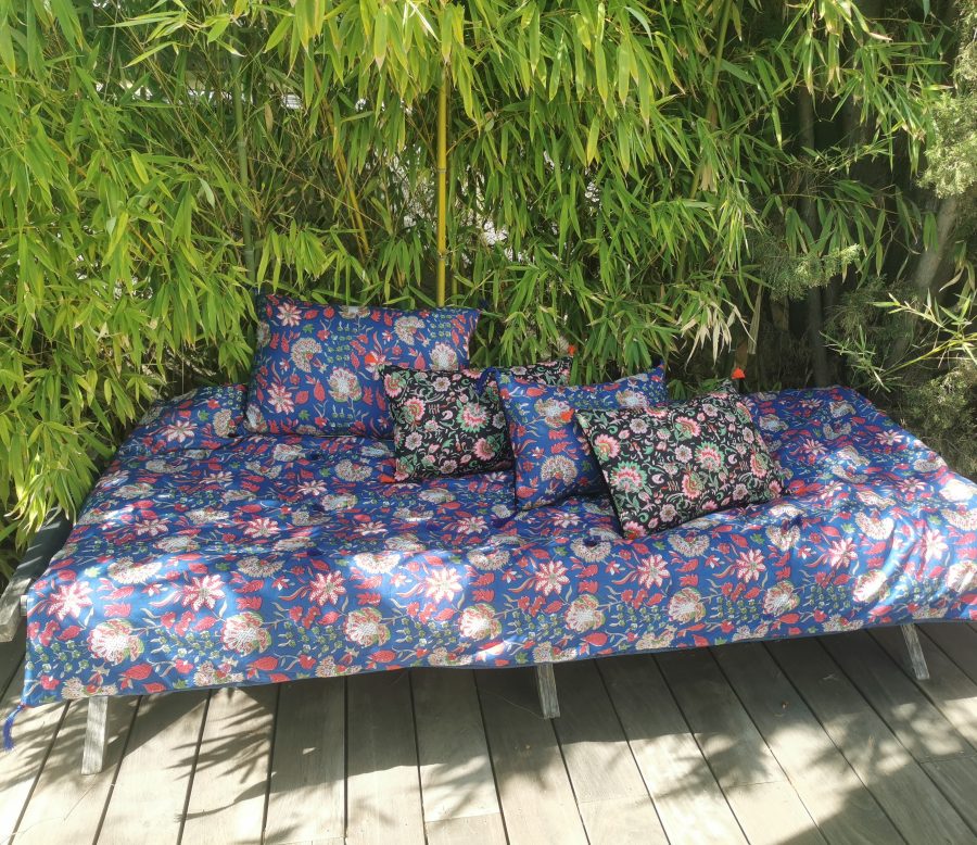 courtepointe coton indien fleuri et velours marine