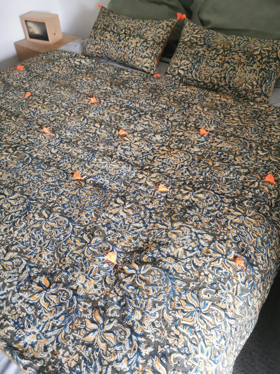 courtepointe batik velours jaune