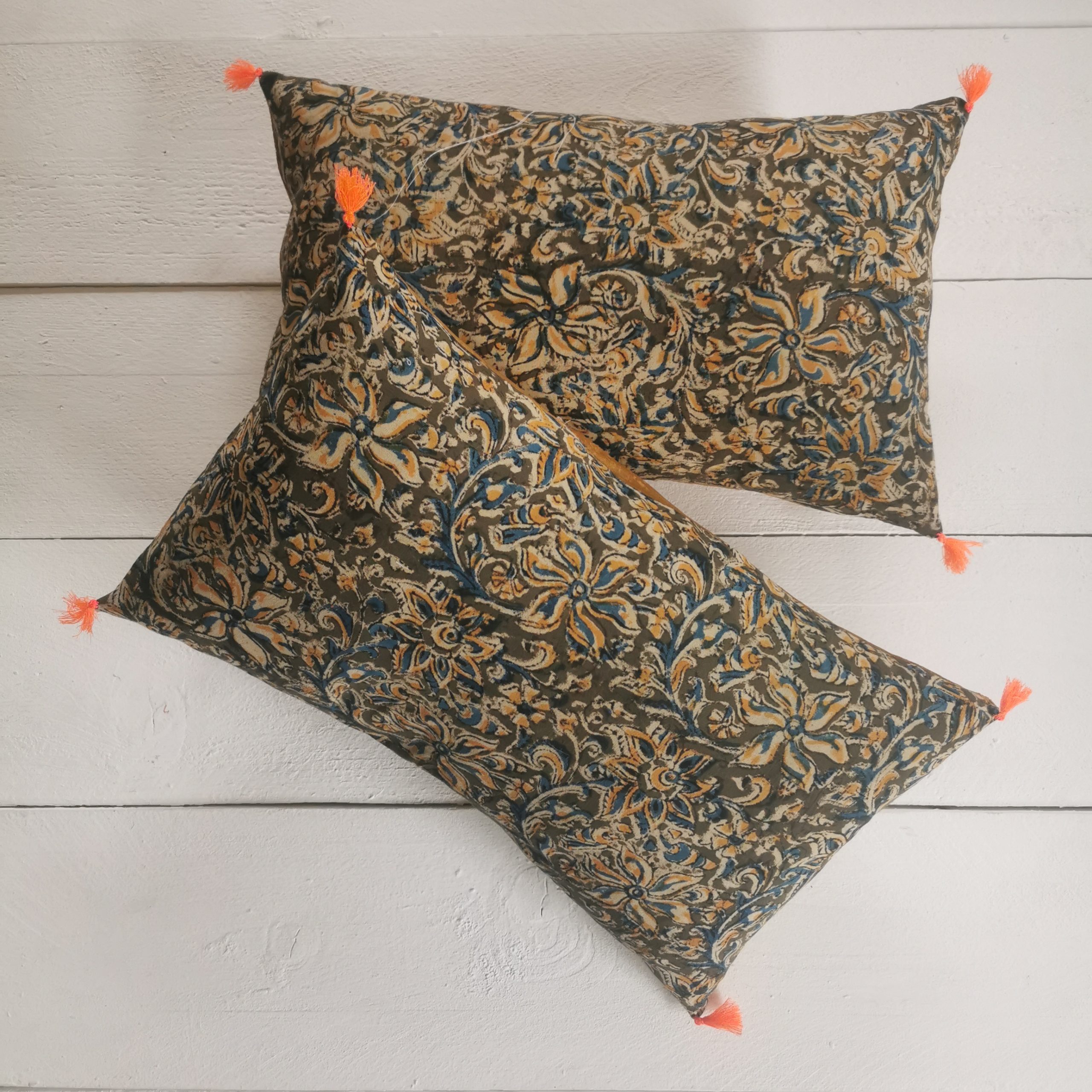 coussins batik et velours